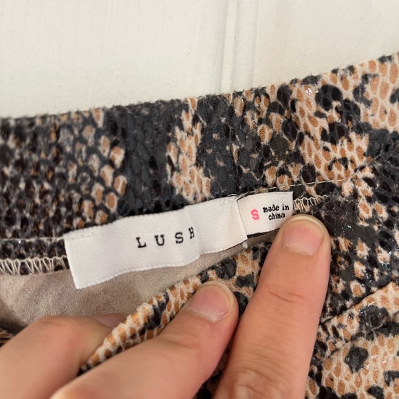 Snake skin print mini skirt - Picture 3 of 4